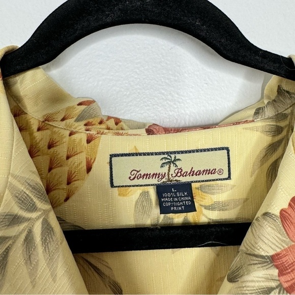 Tommy Bahama yellow Hawaiian print silk short sleeve button down large - Picture 4 of 5